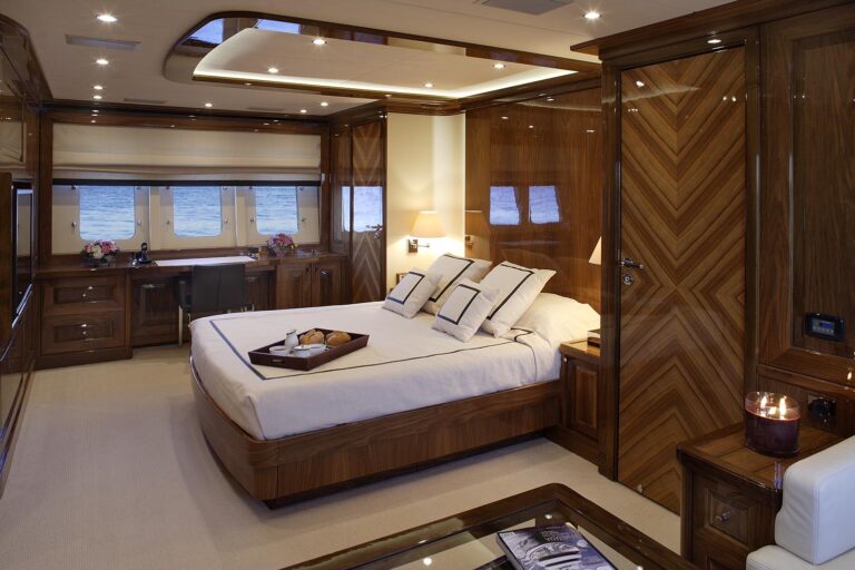 Yacht DRAGON - Master