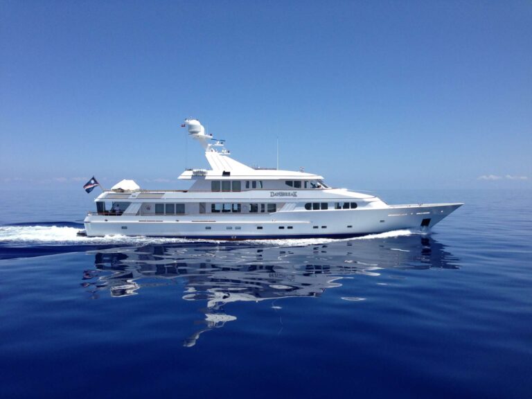Yacht Day Break By Feadship - Profile Underway