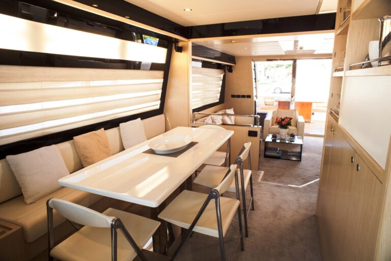 Yacht Dolce Mia - Formal Dining
