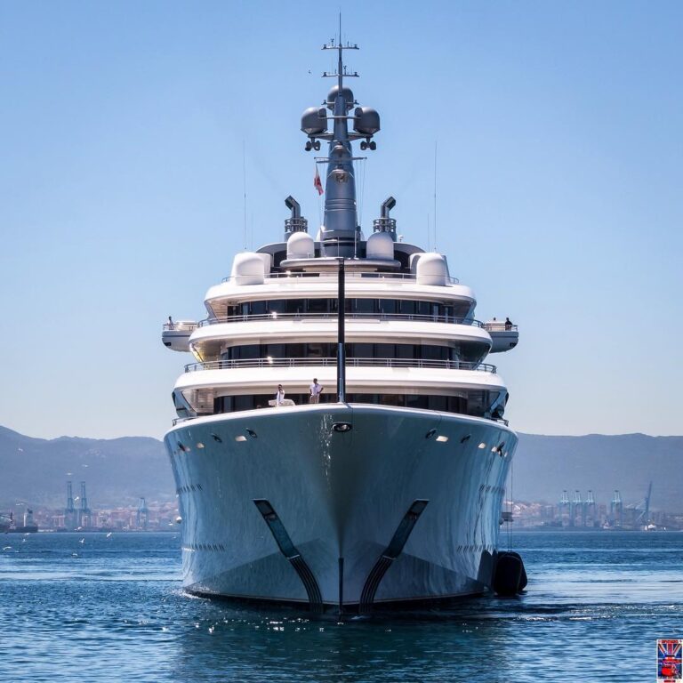 Yacht ECLIPSE -