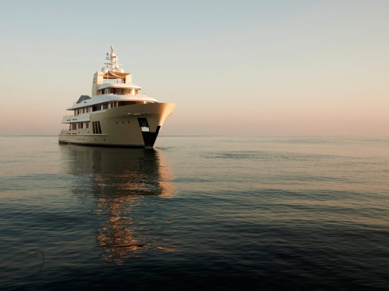 Yacht E&E