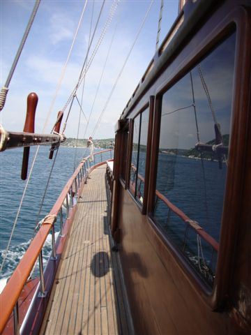 Yacht ELEGANZA -  Side Deck