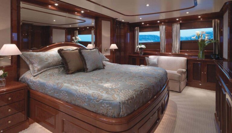 Yacht ENCHANTRESS -  Master Cabin