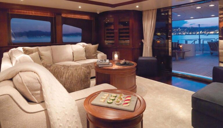 Yacht ENCHANTRESS -  Skylounge