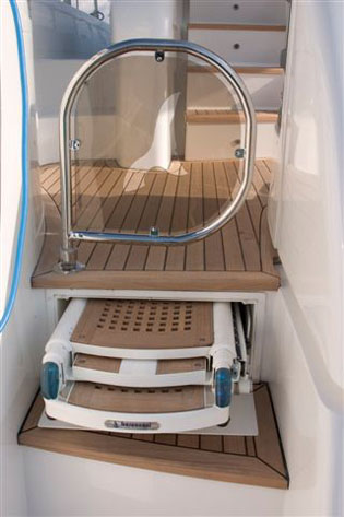 Yacht Enius - Boarding