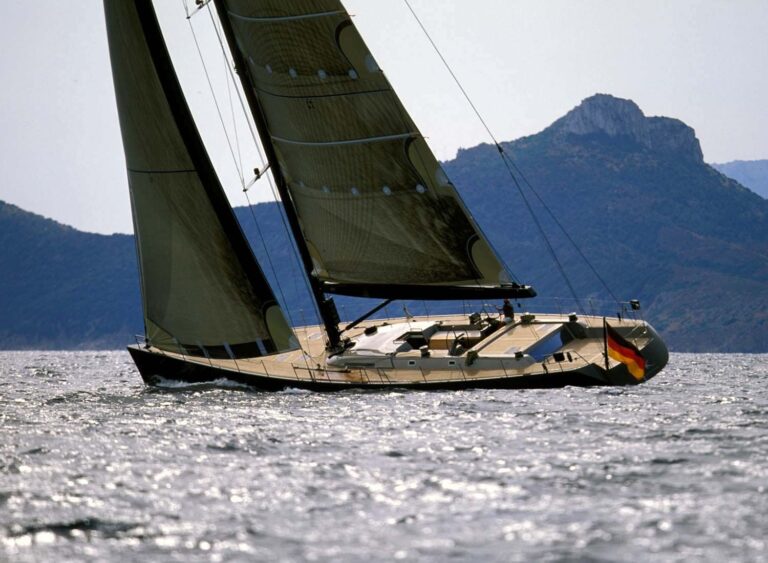Yacht GALMA