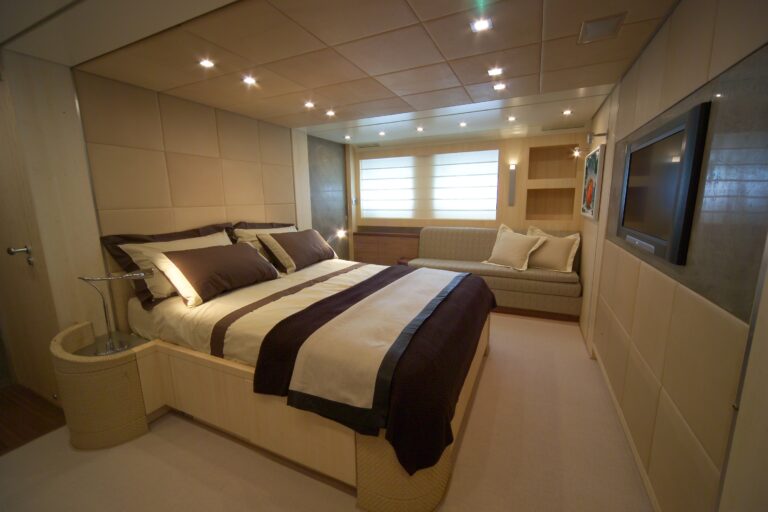 Yacht GEORGE P -  Master Cabin