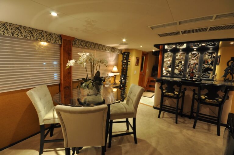 Yacht GOLDEN GIRL - Dining