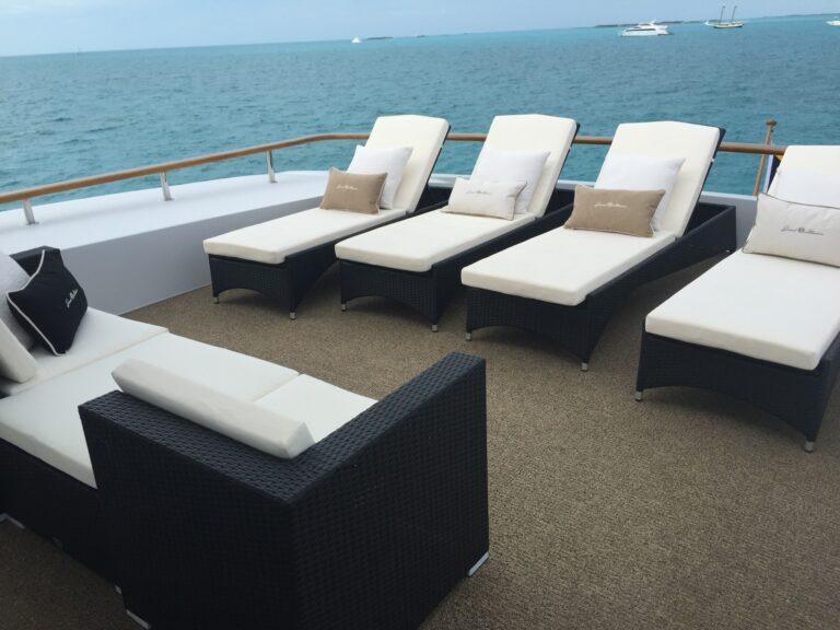 Yacht GRAND ILLUSION By Palmer Johnson - Sunpads