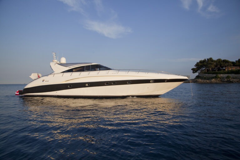 Yacht ICARE - 003
