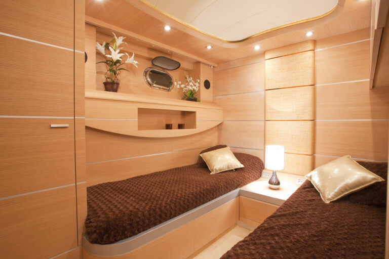 Yacht ICARE - 010