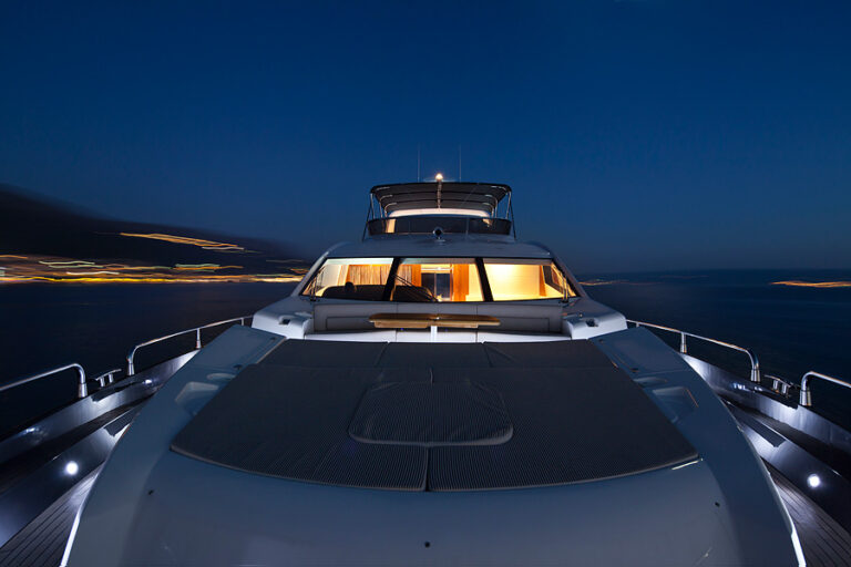 Yacht IMAI -  Foredeck