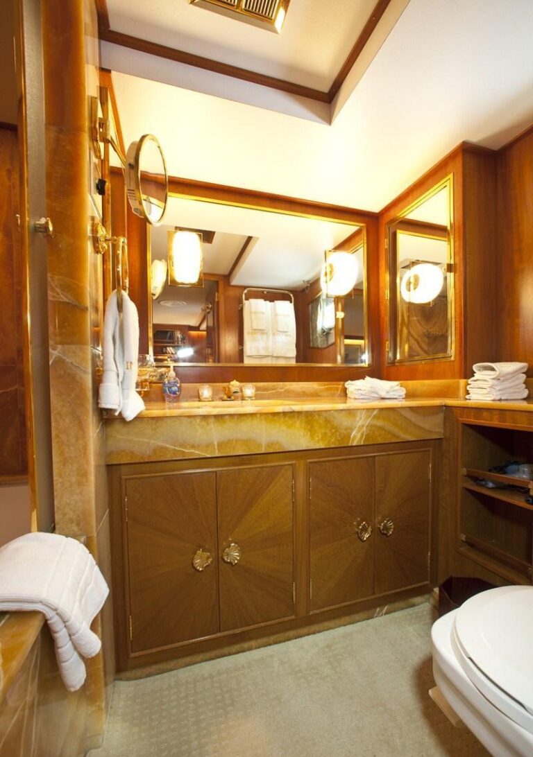 Yacht IMPETUOUS -  Master Bathroom 2