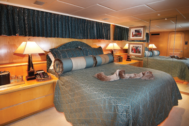 Yacht INDEPENDENCE 2 -  Queen Cabin
