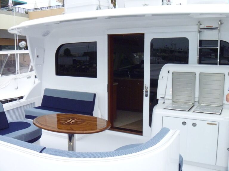 Yacht ISLAND COWBOY - Boat Deck