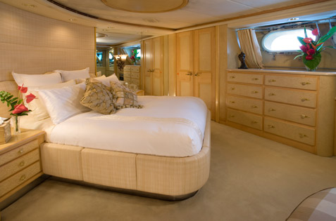 Yacht ISLANDER - Double Cabin