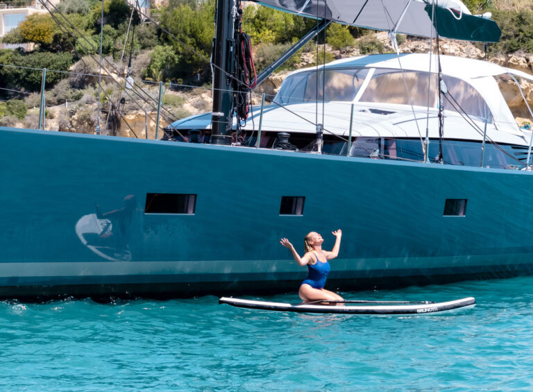 Yacht J Six - Paddle Board