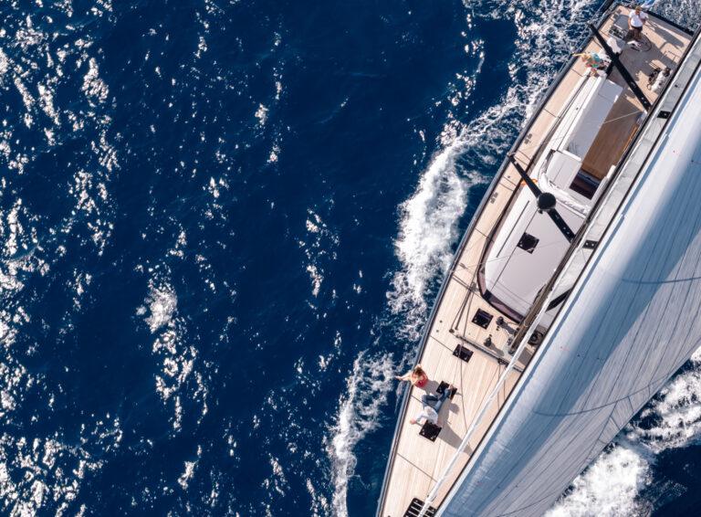Yacht J Six - Sailing