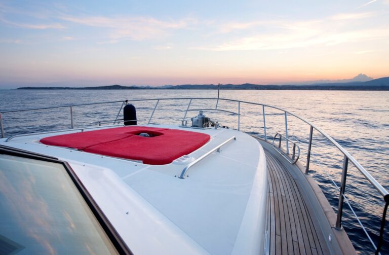 Yacht JINA 1 -  Foredeck