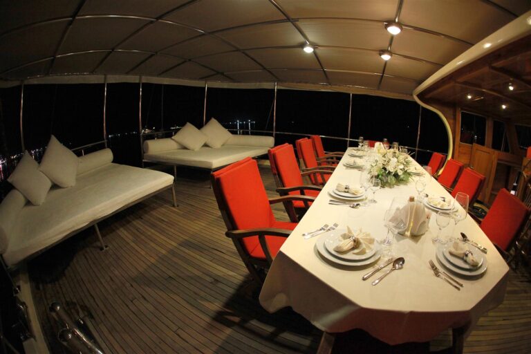 Yacht JUNIOR ORCUN -  Aft Deck