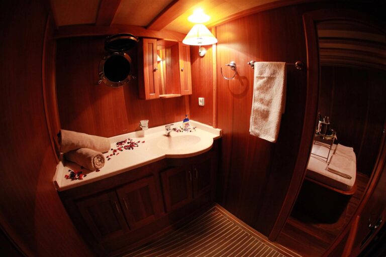 Yacht JUNIOR ORCUN -  Guest Ensuite 2