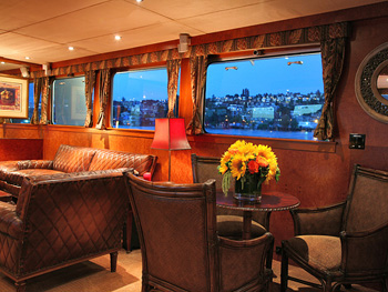 Yacht KAYANA -  Main Salon card table