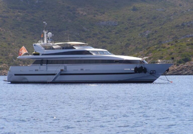 Yacht KENAYL -  At Anchor