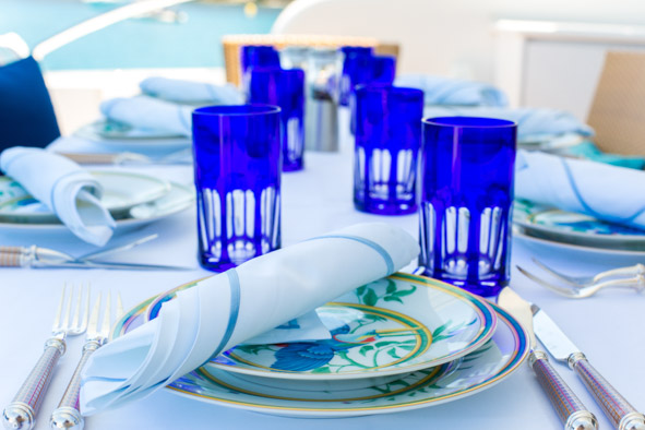 Yacht KIDI ONE - Table scape