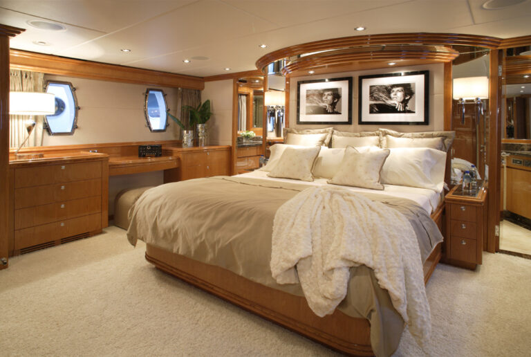 Yacht LA DOLCE VITA -  Master Cabin