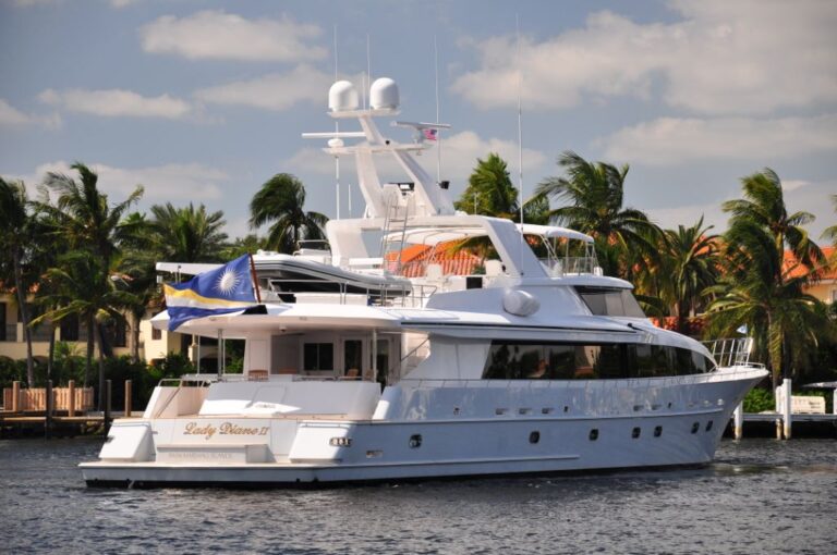 Yacht LADY DIANE II - Aft View