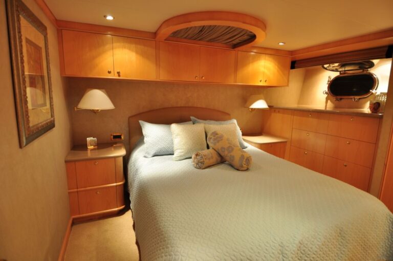 Yacht LADY DIANE II - Guest Cabin