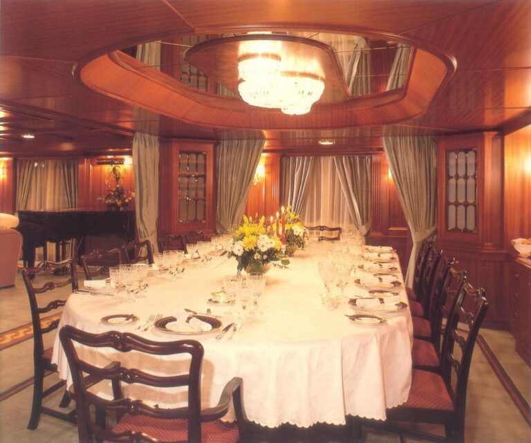 Yacht LADY K II - Dining