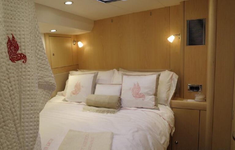Yacht LADY MARIPOSA -  Double Cabin