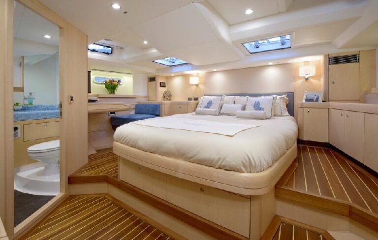Yacht LADY MARIPOSA -  Master Cabin