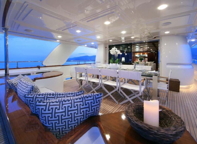 Yacht LADY SOUL - Aft Deck