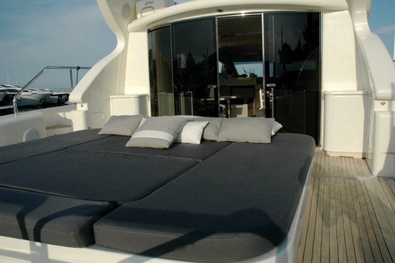 Yacht LAST CHANCE -  Aft Deck Sunpads
