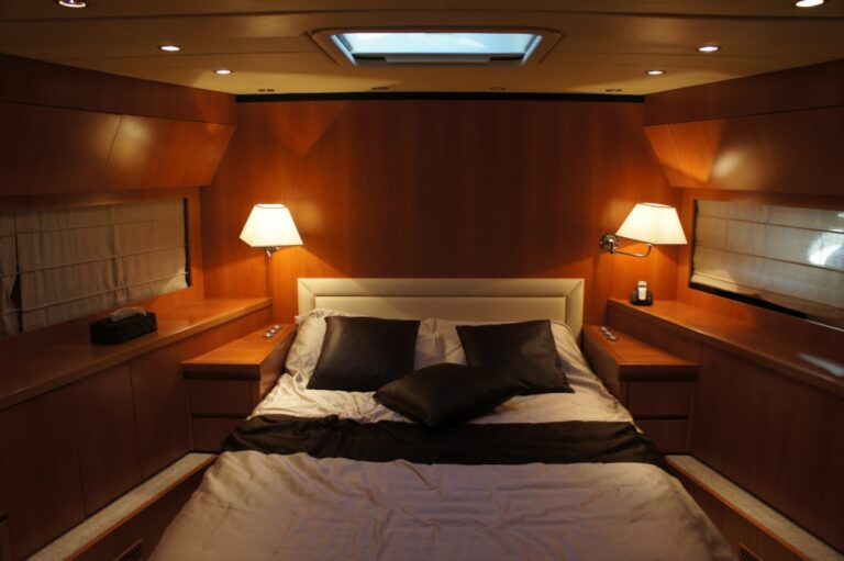 Yacht LAST CHANCE -  Master Cabin 2