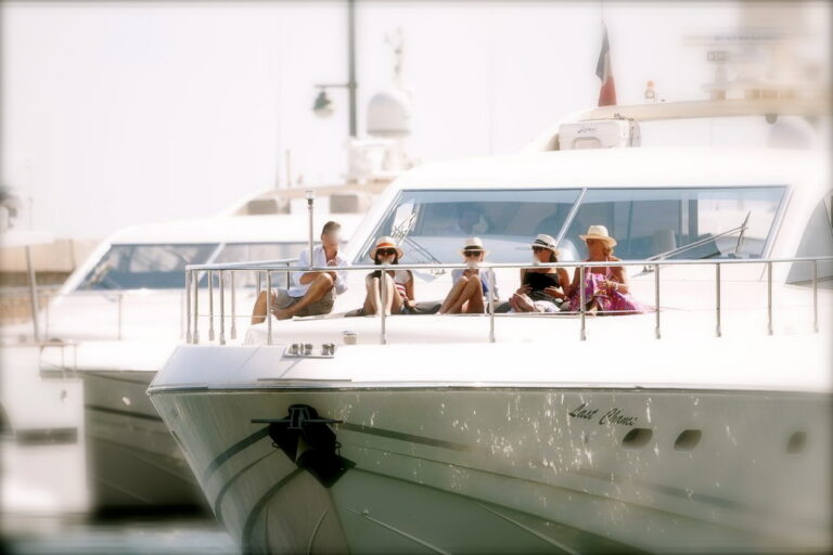 Yacht LAST CHANCE -  Relaxing in port