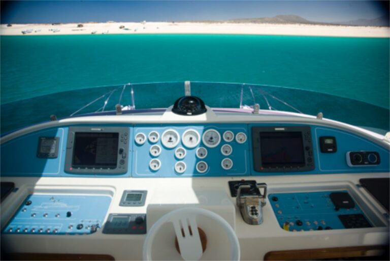 Yacht LEGEND AND SOUL -  Helm