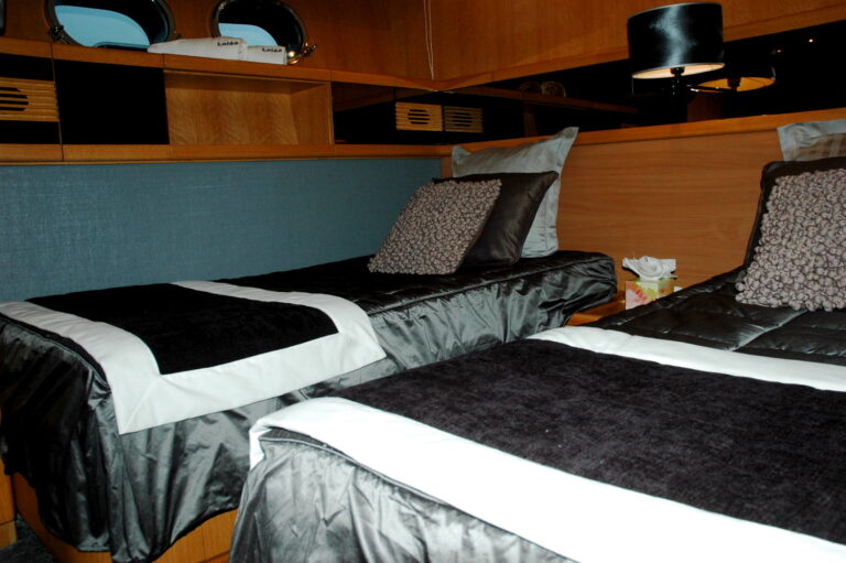 Yacht LOLEA -  Twin Cabin