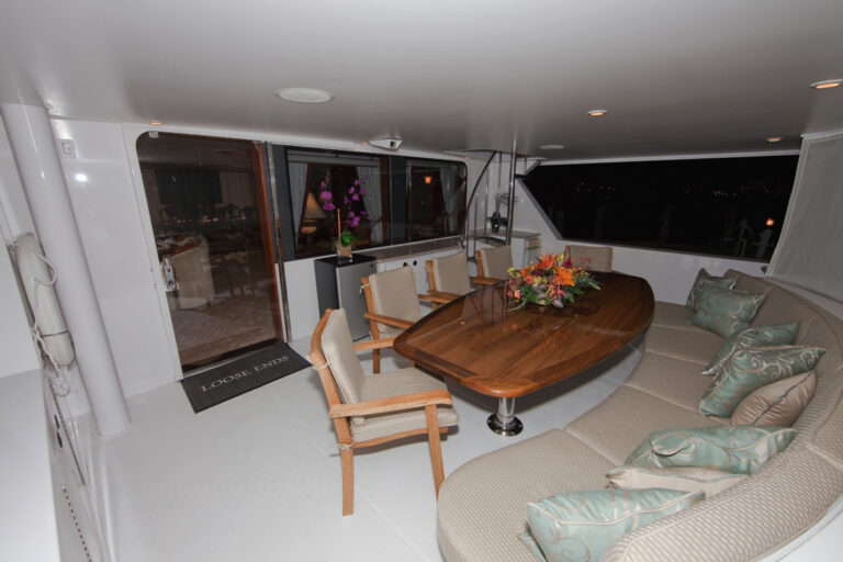 Yacht LOOSE ENDS -  Aft Deck Dining