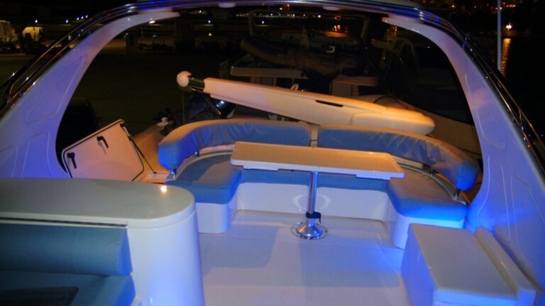 Yacht LUCIGNOLO -  Flybridge at night