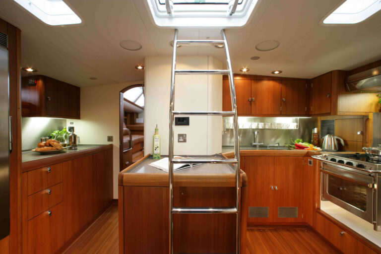 Yacht LUSKENTYRE -  Galley