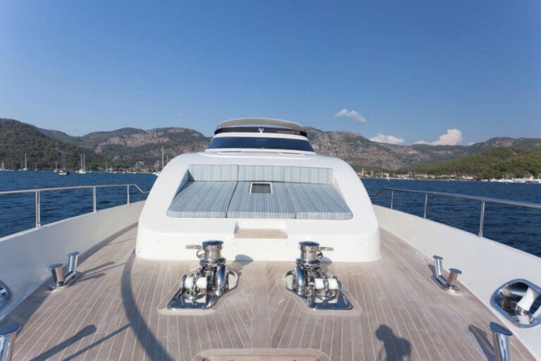 Yacht M & M Foredeck