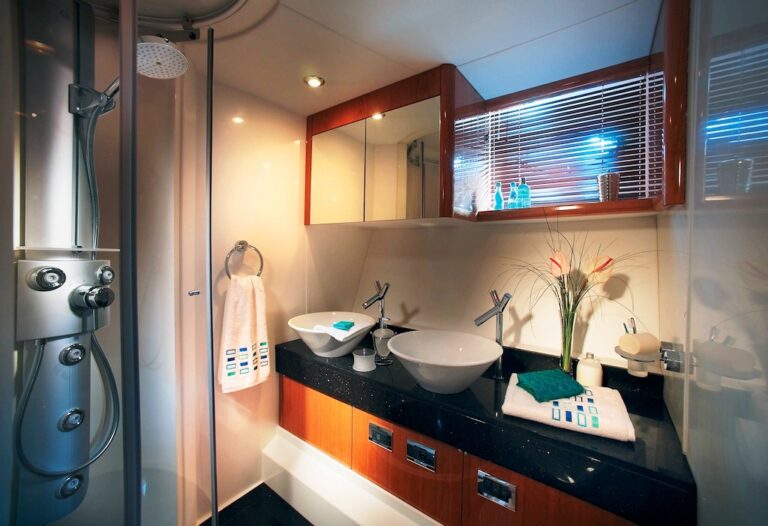 Yacht MALBEC -  Master Cabin Ensuite