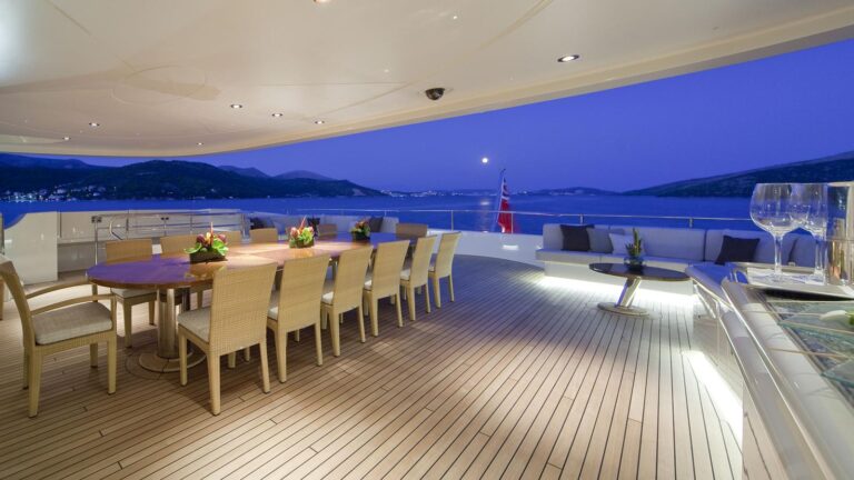 Yacht MARY JEAN II By ISA - Al Freco Dining
