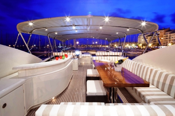 Yacht MAYAMA -  Flybridge at Night