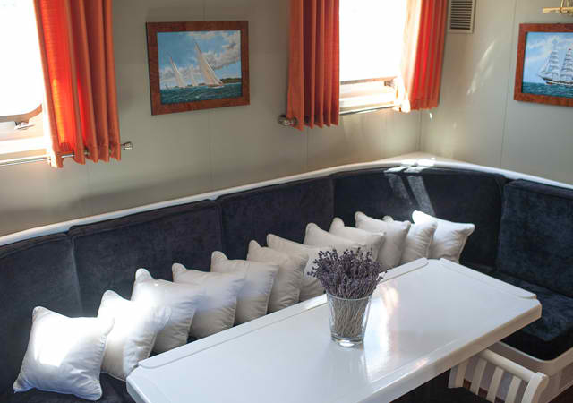 Yacht MEPHISTO - Master Cabin Seating