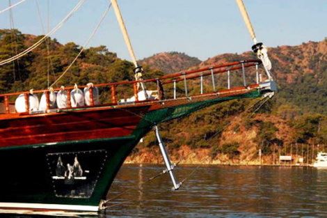 Yacht MIKADO -  Bow
