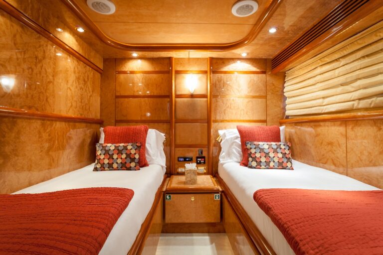 Yacht MIRACLE - Twin Cabin